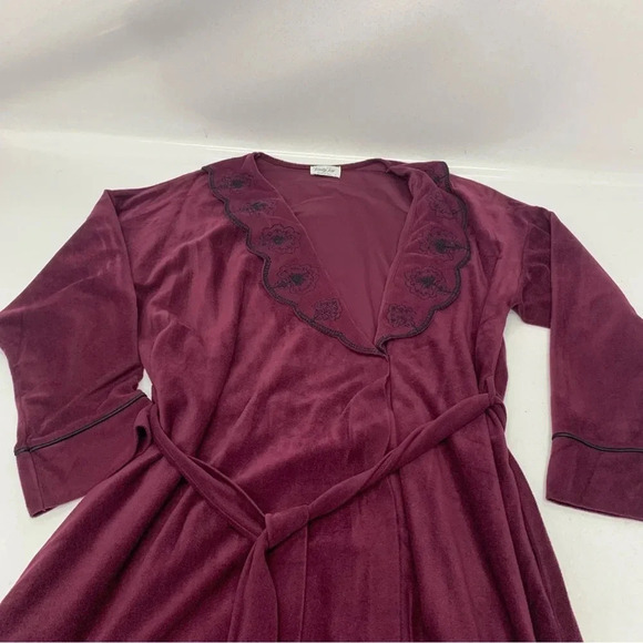 Vanity Fair Fleece  Robe Large House Coat Purple Pockets Embroidery Belt Vintage - Picture 7 of 13